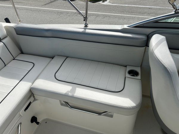 Used 2010  powered Sea Ray Boat for sale